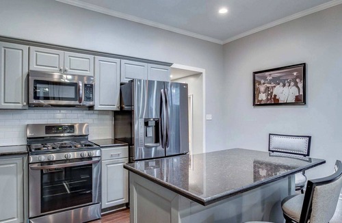 Highlands House | New! - At Home in the Highlands 4br/2ba Walkable!