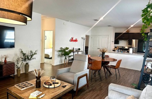 Austin House | New ATX! Home 3BR2BA Close to Airport & Downtown