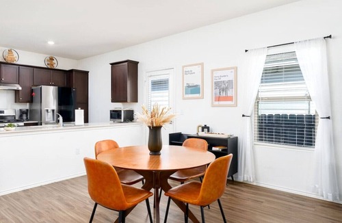 Austin House | New ATX! Home 3BR2BA Close to Airport & Downtown