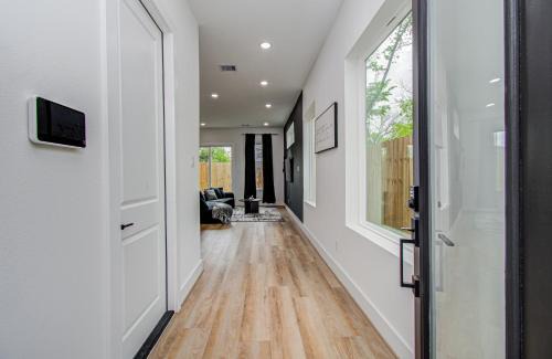 Northside Villa | NEW Awesome 3 bed 3 bath townhome