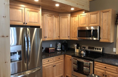 Pittsburg House | New Back Lake Waterfront Cabin!