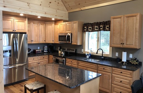 Pittsburg House | New Back Lake Waterfront Cabin!