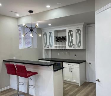 Oakville Apartment | New Basement Apartment unit sleeps 4