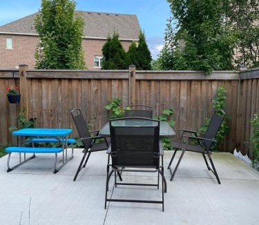 Oakville Apartment | New Basement Apartment unit sleeps 4