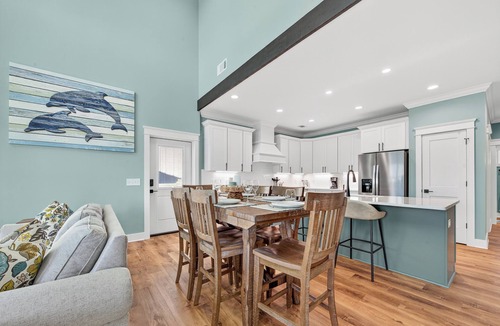 Fort Morgan Pines Cottage | New Bay Cottage! Private Pier, Kayaks, Bring a Boat, Easy Beach Access! Dogs OK!