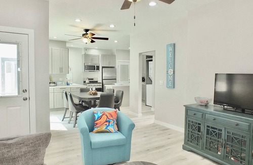 Peninsula Condo | *New* Beach & Bay Retreat | Full of Amenities!