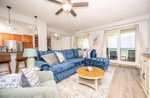 Sandbridge Condo | New! Beachfront 3bd/2Bth/Pool/Hot tub 104A
