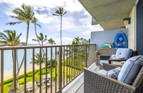 Punaluu House | NEW Beachfront Condo & Amazing Views