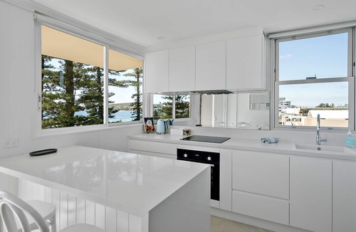 Manly Apartment | New Beachfront Fully Renovated Stunning Beach Views