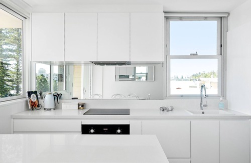 Manly Apartment | New Beachfront Fully Renovated Stunning Beach Views