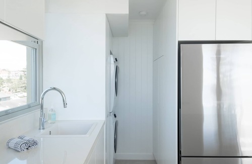 Manly Apartment | New Beachfront Fully Renovated Stunning Beach Views