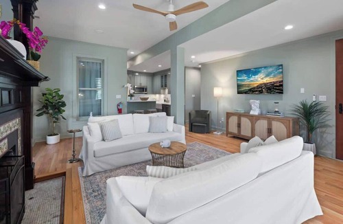 Admiral Estates Condo | NEW Beachfront, Stocked, Sleeps 6