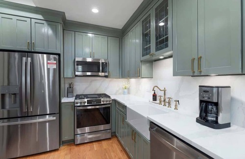 Admiral Estates Condo | NEW Beachfront, Stocked, Sleeps 6