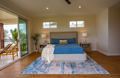 Laie House | New Beachfront with Pool, Hidden sandy beach North Shore.