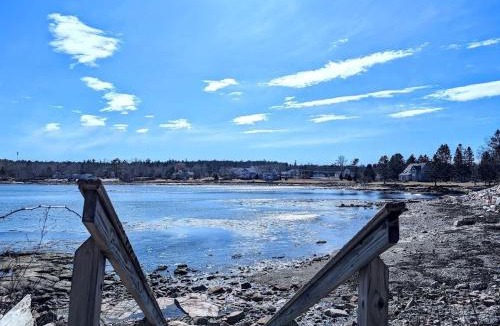 Prospect Harbor House | NEW Beachy Watering Cove Cottage
