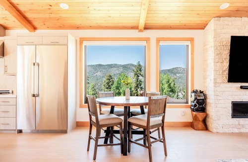 Eagle Mountain Estates Cabin | New! Bearadise ~ Relaxing Mountain Chalet
