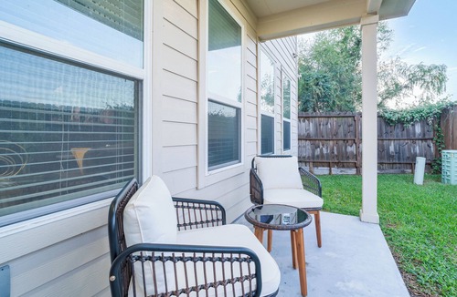 Barker House | New Beautiful Modern Luxury 3 Bedroom 2.5 Bathroom Homen20 Mins from Galleria