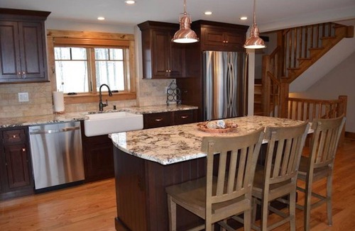 Ludlow House | NEW - Beautiful mountain home steps to Okemo, Great for Wedding stays