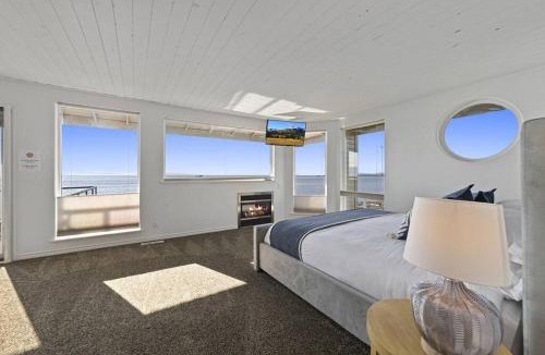 Ferndale House | New Beautiful Waterfront at Sandy Point