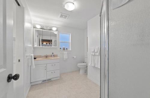 Ferndale House | New Beautiful Waterfront at Sandy Point