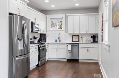 West End Apartment | New-Beautifully Renovated Beltline Home | Walk, Dine, Explore