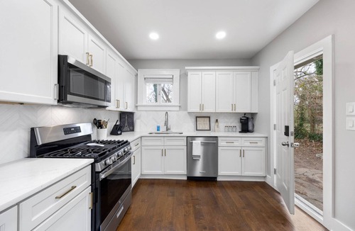 West End Apartment | New-Beautifully Renovated Beltline Home | Walk, Dine, Explore