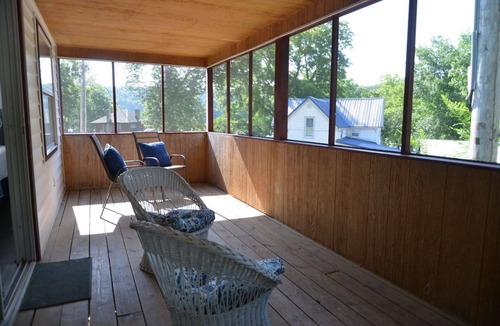 Versailles Cottage | New Beginnings Cottage