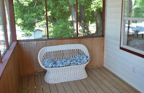 Versailles Cottage | New Beginnings Cottage
