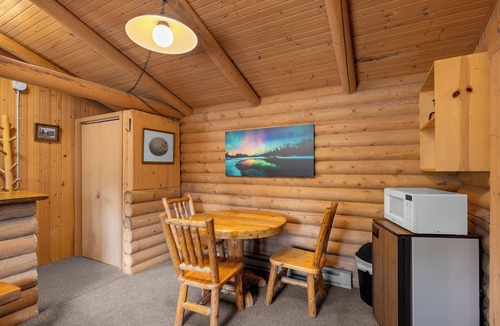 Bigfork Cabin | New! Birdsong Log Cabin, Mountain views, firepit