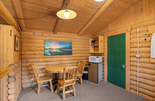 Bigfork Cabin | New! Birdsong Log Cabin, Mountain views, firepit