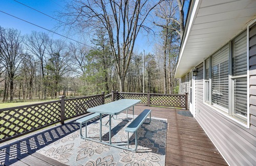 New Blaine House | New Blaine Getaway - Walk to Lake Dardanelle!