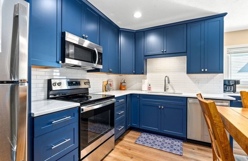 Auburn House | NEW Bluebird Game Day Condo!