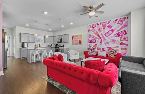 Nashville House | NEW! Blush & Bubbly meets Pretty In Pink Getaway!