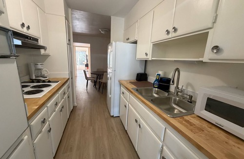 South Eola Condo | NEW Boho 1BR Steps to Lake Eola - Thornton Park