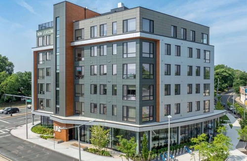Allston Apartment | New! Boston 4 Bedroom - 2 bathroom suite with full kitchen plus washer and dryer.