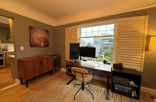 Eastlake Condo | NEW! Boutique 1926 Modern Flat