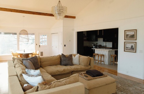 Edmond House | NEW Boutique Historical Home Downtown Edmond
