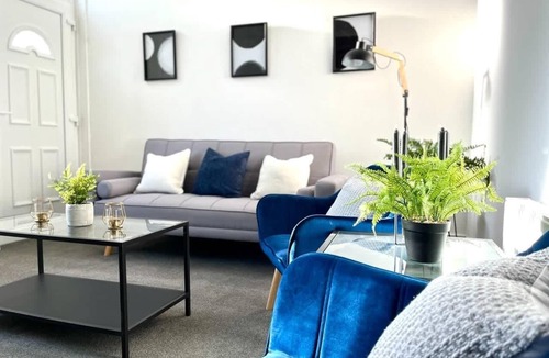 Durham House | New Bracepeth - 2 Bedroom House- by Holiday Homes