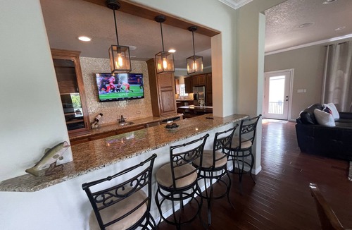 New Braunfels House | New Braunfels Lakefront Escape: 4,000 Sq Ft Home with Private Dock & Fun