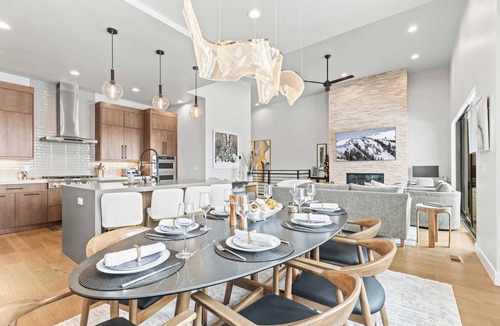 Hideout House | NEW! Breathtaking Views from Every Room/Fireplace