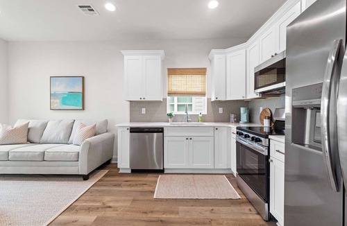 Youngsville House | New Breezy Cottage - King Bed - Mini-Golf - Park
