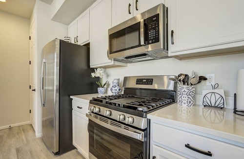 Briargate House | New Briargate Townhome | Mtn Views | Garage