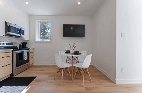 Whitehaven - Queensway Terrace North House | NEW Bright and Upscale 2BED | 10 MINS to DT