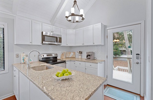 Night Heron Condo | NEW! Bright, Secluded Family Home w/Bikes, Complex Pool