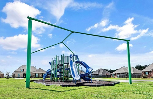 Sunshine House | New build 4 bedroom short drive to downtown and LSU