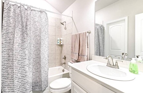 Greenville House | ✨ NEW BUILD 4BD 2BA Cheerful Bright Home! 🆕