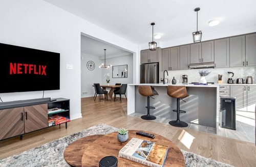 Cardinal Creek House | New Build | GameRoom+Netflix+Parking+Washer&Dryer