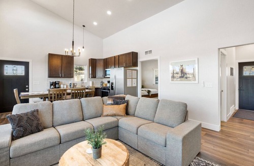 Florissant House | New Build w/Hot Tub, Sauna, Arcade, Mountain Views