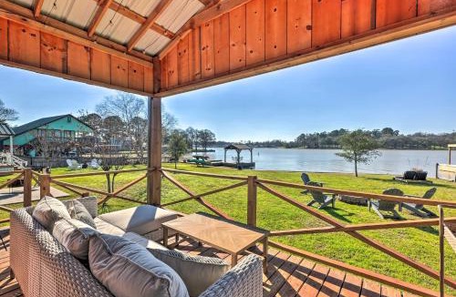 Willis House | New-Build Waterfront Cabin, Lake Conroe