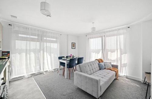 George Green Apartment | New Building 2 Bed 2 Bath Minutes From Heathrow